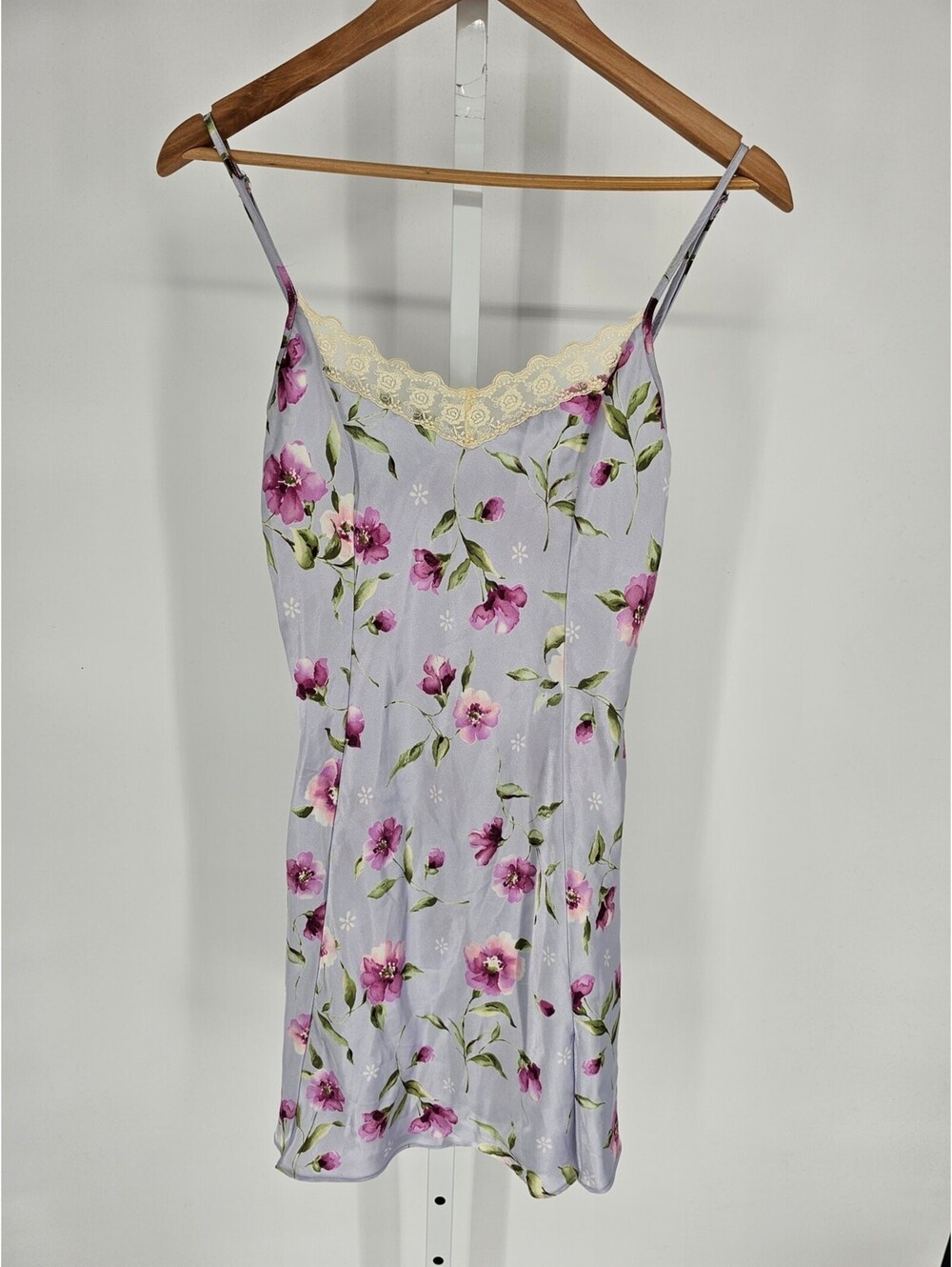 Private Luxuries Womens Sz M Light Purple Satin Nightie Nightgown Floral